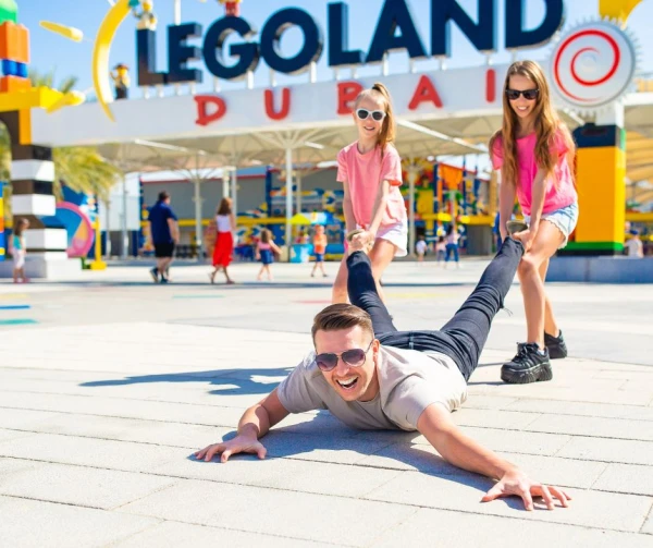 Descoperă cele mai frumoase experiențe de călătorie din lume: city break-uri, vacanțe romantice, aventuri cu prietenii și atracții spectaculoase. Primești 10% cashback la rezervările GetYourG