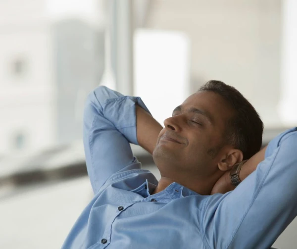 Descoperă 10 rezoluții financiare realiste pentru 2026: cum să economisești bani, să reduci cheltuielile și să creezi obiceiuri financiare care chiar funcționează.