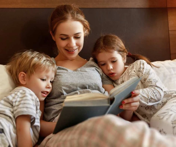 Descoperă 10 cărți esențiale pentru copii de 8–12 ani care dezvoltă empatia, curajul și inteligența emoțională înainte de adolescență. Află unde le găsești online cu cashback și coduri de red